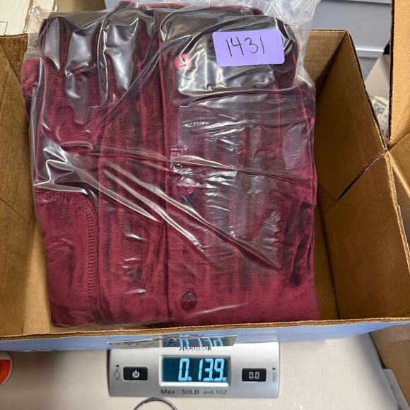 Vintage Honors L Burgundy Velvet‎ Button Down Shirt Y2K Soft Vamp Retro Lounge - Picture 8 of 8